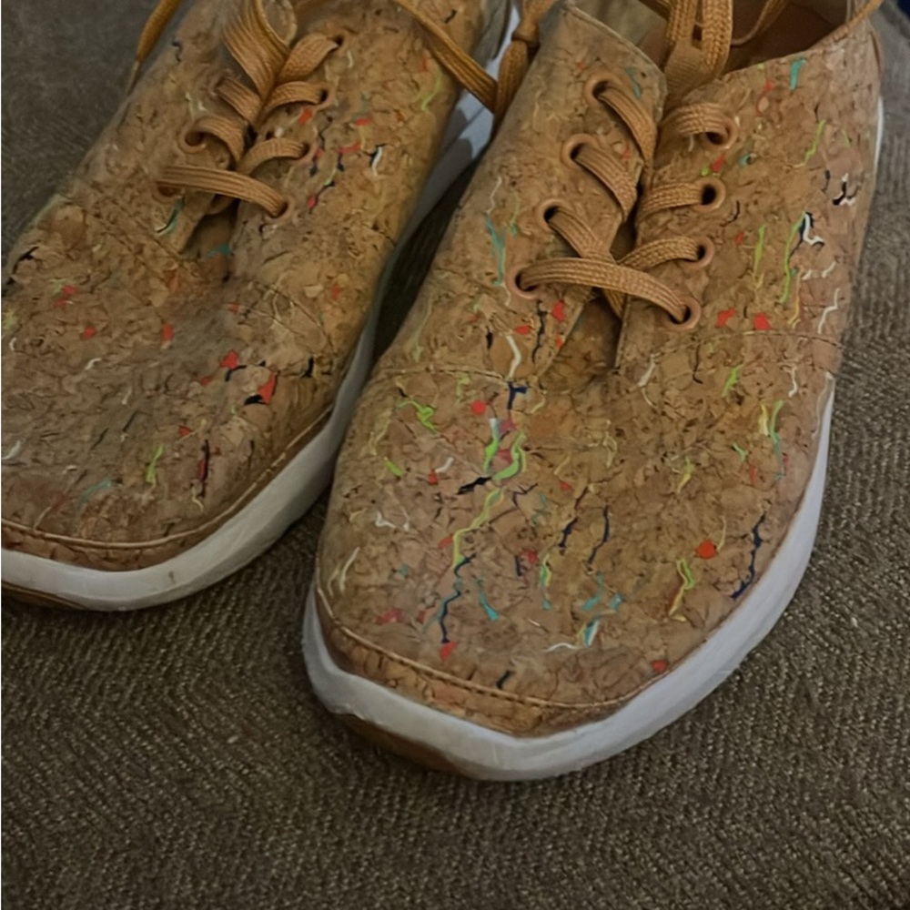 TOMS women’s sneakers 9M